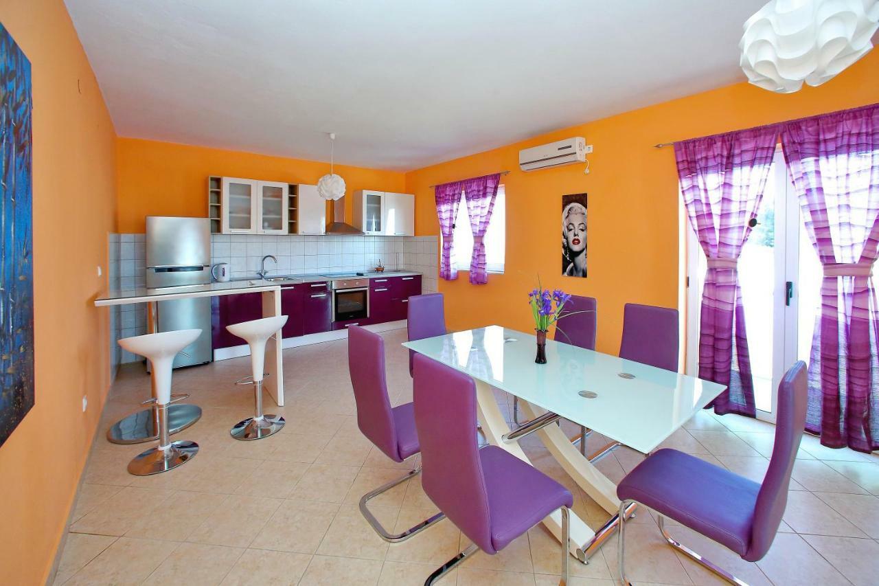 Apartment And Pool Nika บาร์บินเย ภายนอก รูปภาพ