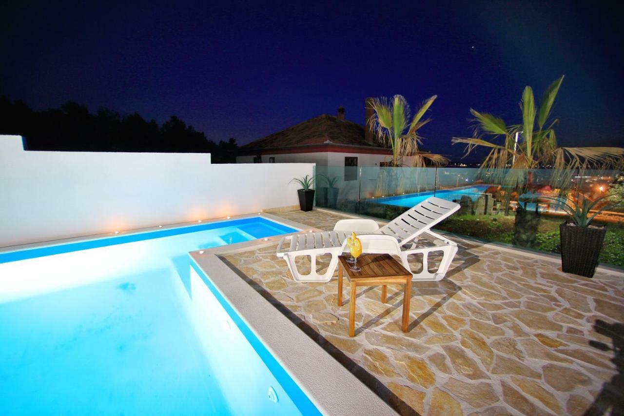 Apartment And Pool Nika บาร์บินเย ภายนอก รูปภาพ