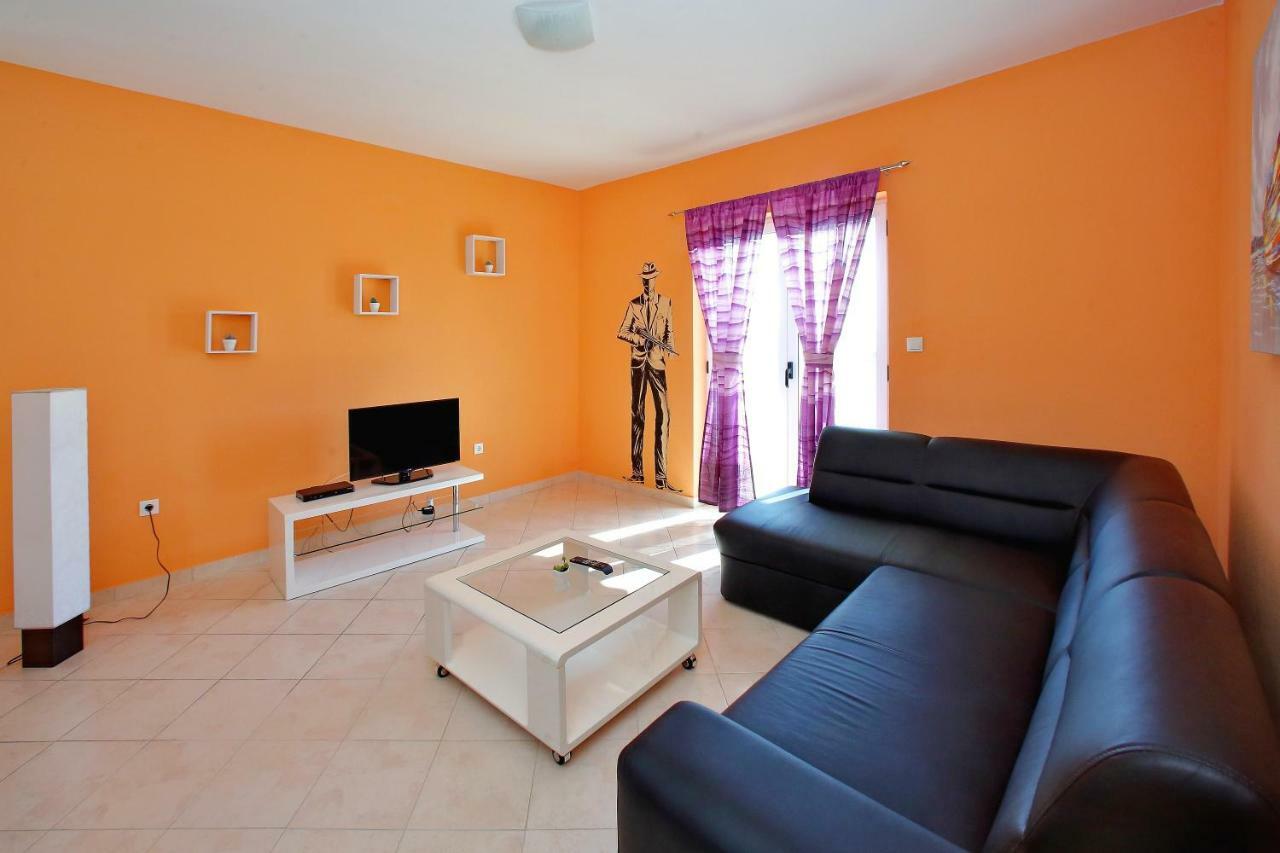 Apartment And Pool Nika บาร์บินเย ภายนอก รูปภาพ